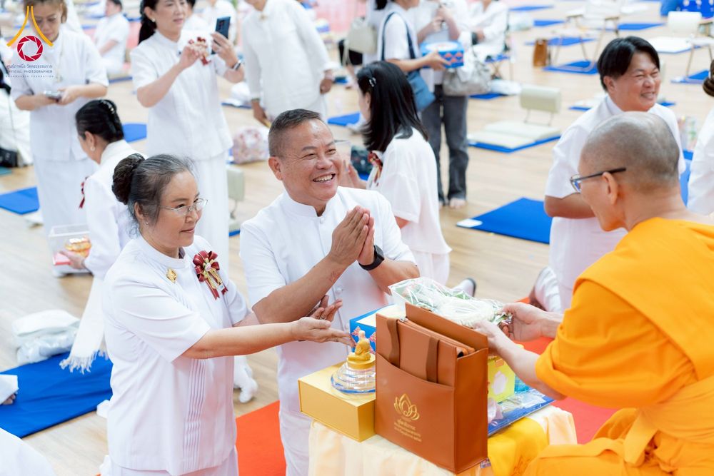 ภาพ No.272937:วันอาทิตย์ที่ 23 พฤศจิกายน พ.ศ.2568 พิธีมุทิตาสักการะ พระมหาเถระและพระเถระ ประจำปีพุทธศักราช 2568 ณ ห้องแก้วสารพัดนึก 2 สภาธรรมกายสากล  วัดพระธรรมกาย