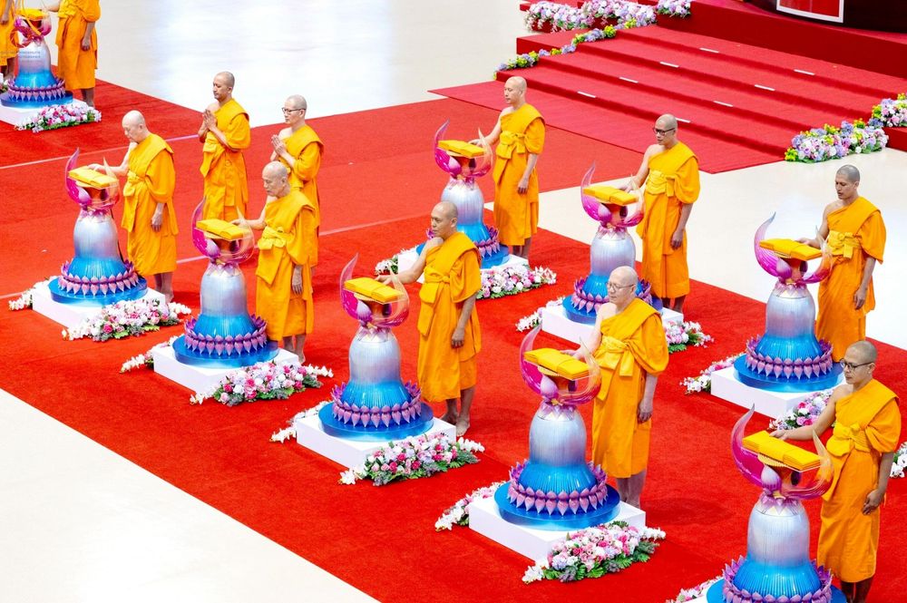 ภาพ No.244124:วันอาทิตย์ที่ 7 กันยายน พ.ศ. 2568 พิธีทอดผ้าป่าสมทบกฐินวัดพระธรรมกาย และสมทบกฐิน 30,000 วัดทั่วไทย ครั้งที่ 2 ณ ห้องแก้วสารพัดนึก 1 วัดพระธรรมกาย