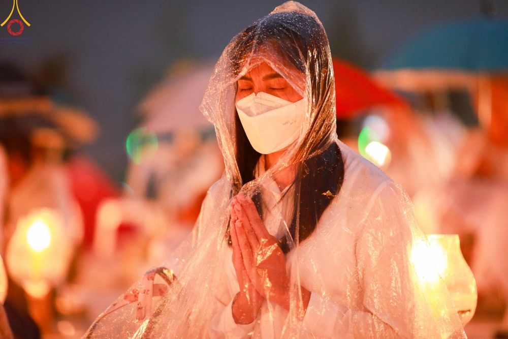 ภาพ No.118381:พิธีจุดประทีปถวายเป็นพุทธบูชา และบูชาธรรมมหาปูชนียาจารย์ พระมงคลเทพมุนี(สด จนฺทสโร) วันที่ 24 มกราคม พ.ศ. 2567 ณ อนุสรณ์สถานบางปลา อ.บางเลน จ.นครปฐม