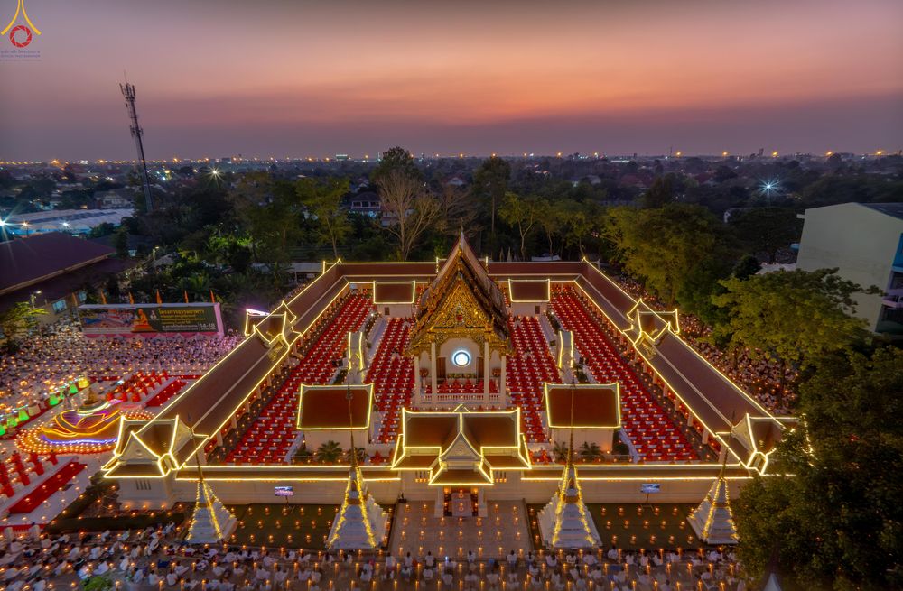 ภาพ No.297148:วันที่ 17 มกราคม พ.ศ. 2569 พิธีจุดประทีปถวายเป็นพุทธบูชา และบูชาธรรมมหาปูชนียาจารย์ (ภาพชุดที่ 2) ณ วัดโบสถ์บน ต.บางคูเวียง จ.นนทบุรี อนุสรณ์สถานลำดับที่ 4 สถานที่เกิดด้วยกายธรรม ในโครงการธรรมยาตรา กตัญญูบูชา มหาปูชนียาจารย์ พระมงคลเทพมุนี(สด จนฺทสโร) พร