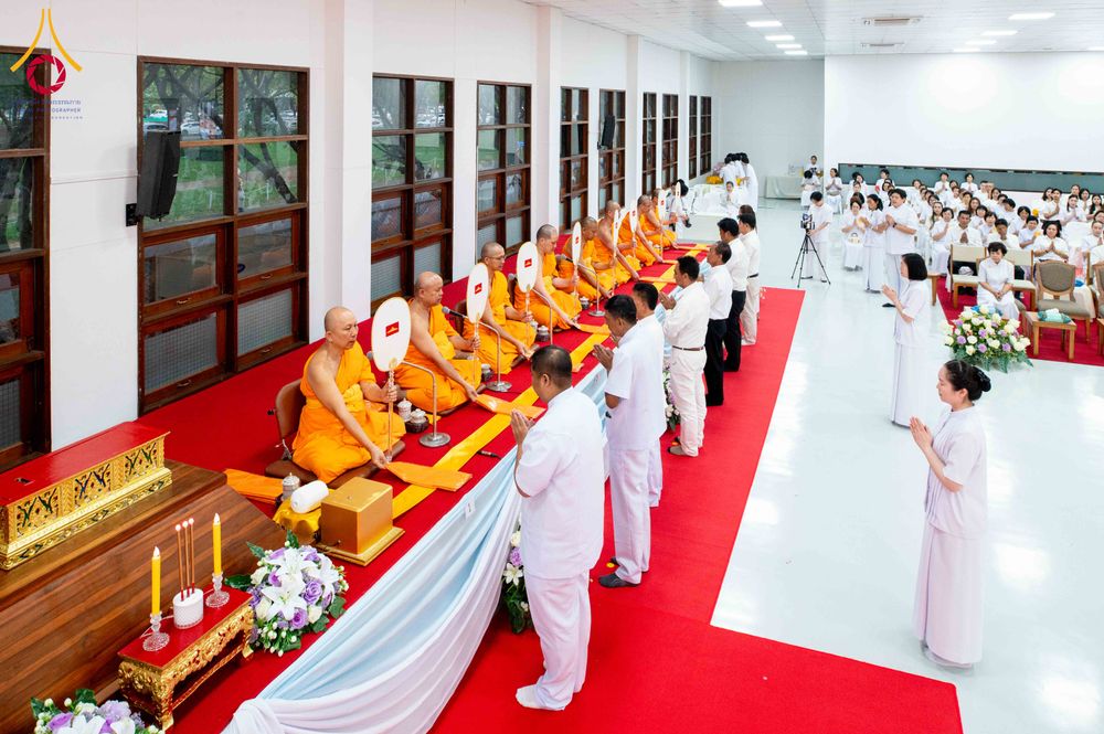 ภาพ No.315362:วันอังคารที่ 24 มีนาคม พ.ศ. 2569 พิธีบำเพ็ญกุศล คุณพ่อณรงค์ จินตมากุล  สิริอายุ 99 ปี 11 เดือน โยมบิดา พระครูปลัดรัตนวีรวัฒน์ (รังสฤษดิ์ อิทฺธิจินตโก) ที่ปรึกษาเจ้าคณะจังหวัดปทุมธานี เจ้าอาวาสวัดพระธรรมกาย  ณ ห้องปลูกศรัทธา 2 วัดพระธรรมกาย ปทุมธานี