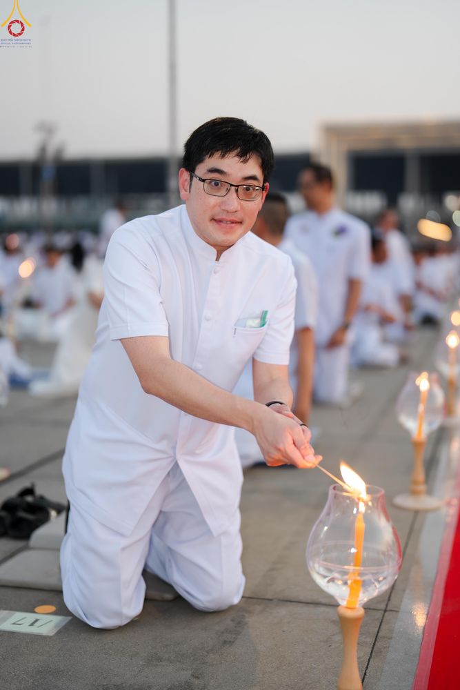 ภาพ No.307634:วันที่ 31 มกราคม พ.ศ. 2569 พิธีจุดประทีปธรรมถวายเป็นพุทธบูชา  และบูชาธรรมมหาปูชนียาจารย์ (ภาพชุดที่ 2) ณ วัดพระธรรมกาย ปทุมธานี ในโครงการธรรมยาตรา กตัญญูบูชา มหาปูชนียาจารย์ พระมงคลเทพมุนี(สด จนฺทสโร) พระผู้ปราบมาร อนุสรณ์สถาน 7 แห่ง ปีที่ 14