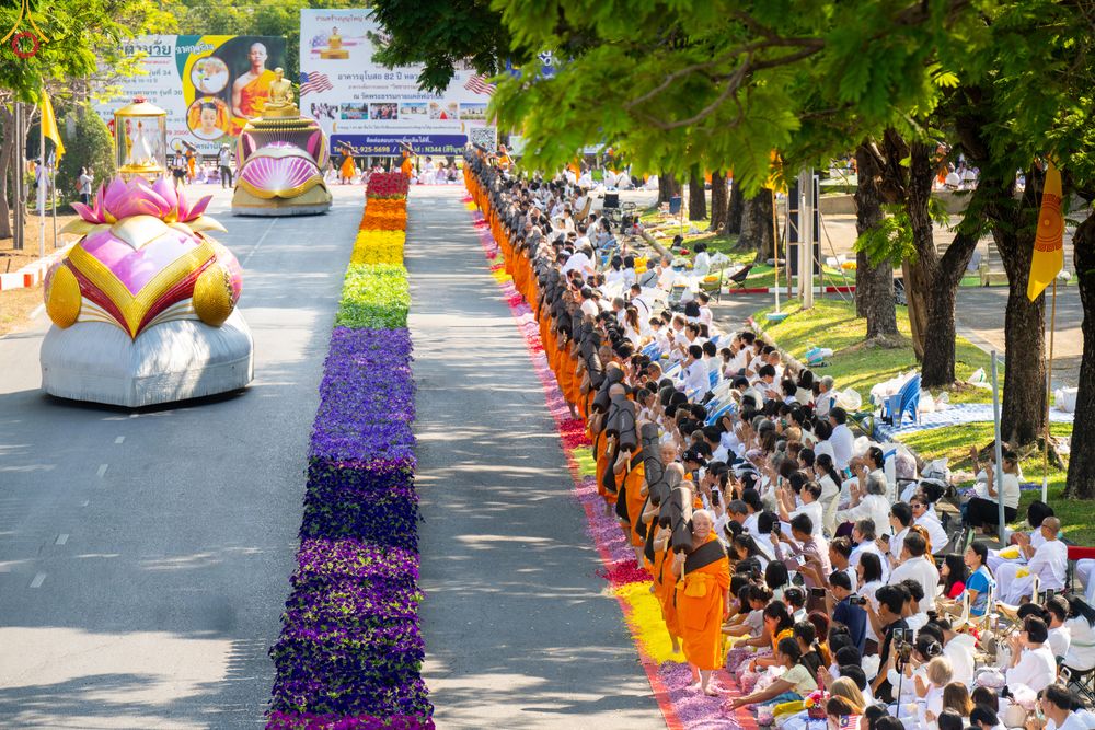 ภาพ No.304808:วันที่ 25 มกราคม พ.ศ. 2569 พิธีต้อนรับพระธรรมยาตรา (ภาพชุดที่ 2) รร.สามัคคีราษฏร์บำรุง-วัดพระธรรมกาย ในโครงการธรรมยาตรา กตัญญูบูชา มหาปูชนียาจารย์ พระมงคลเทพมุนี(สด จนฺทสโร) พระผู้ปราบมาร อนุสรณ์สถาน 7 แห่ง ปีที่ 14