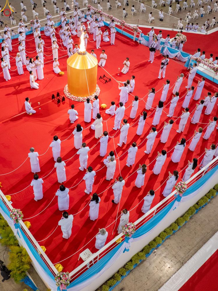 ภาพ No.286390:วันอาทิตย์ที่ 13 กรกฎาคม พ.ศ.2568 พิธีปฎิบัติธรรม และพิธีจุดเทียนใจ ไฟนิรันดร์ อนันตชัย ณ สภาธรรมกายสากล วัดพระธรรมกาย