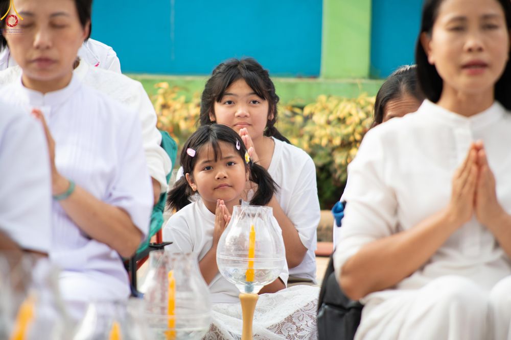 ภาพ No.296941:วันที่ 17 มกราคม พ.ศ. 2569 พิธีจุดประทีปถวายเป็นพุทธบูชา และบูชาธรรมมหาปูชนียาจารย์  ณ วัดโบสถ์บน ต.บางคูเวียง จ.นนทบุรี อนุสรณ์สถานลำดับที่ 4 สถานที่เกิดด้วยกายธรรม ในโครงการธรรมยาตรา กตัญญูบูชา มหาปูชนียาจารย์ พระมงคลเทพมุนี(สด จนฺทสโร) พระผู้ปราบมาร อ