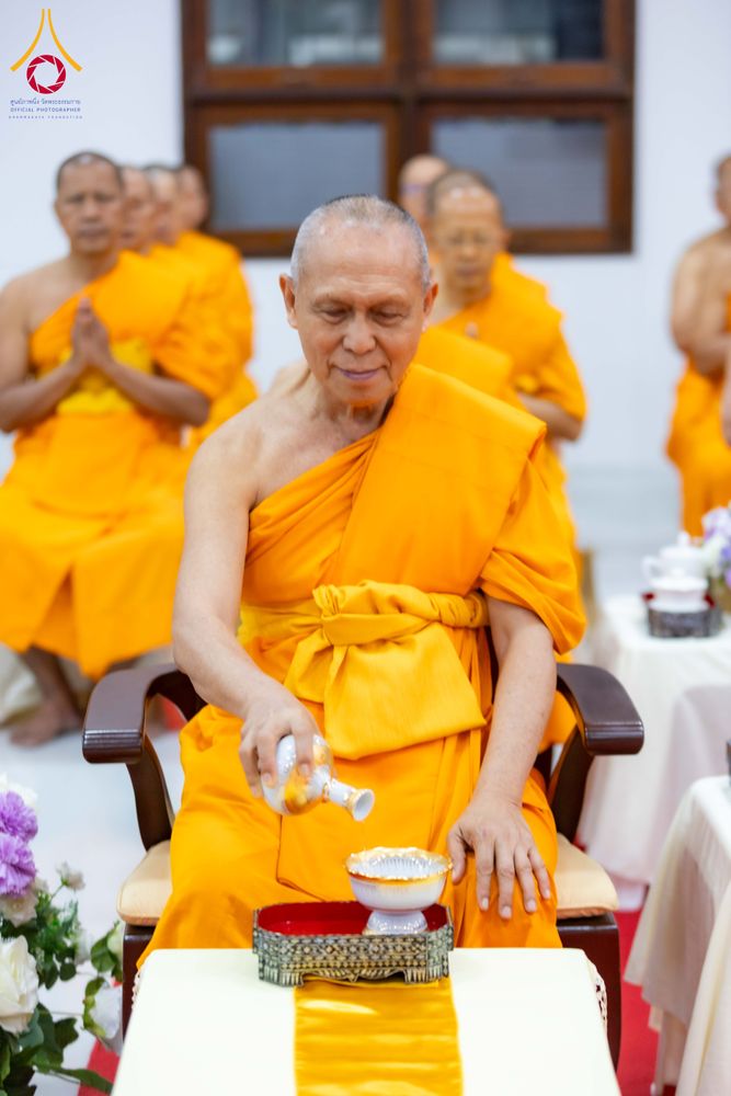 ภาพ No.316264:วันเสาร์ที่ 28 มีนาคม พ.ศ. 2569 พิธีบำเพ็ญกุศล คุณพ่อณรงค์ จินตมากุล  สิริอายุ 99 ปี 11 เดือน โยมบิดา พระครูปลัดรัตนวีรวัฒน์ (รังสฤษดิ์ อิทฺธิจินตโก) ที่ปรึกษาเจ้าคณะจังหวัดปทุมธานี เจ้าอาวาสวัดพระธรรมกาย  ณ ห้องปลูกศรัทธา 2 วัดพระธรรมกาย ปทุมธานี