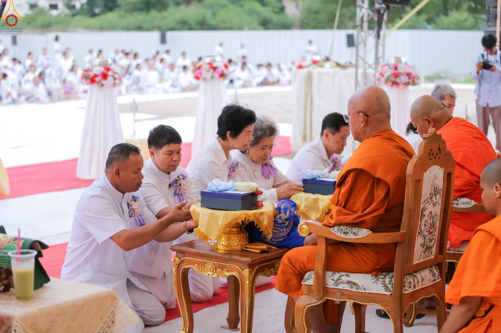 ภาพ No.339471:วันอังคารที่ 14  กรกฎาคม 2569 พิธีทอดผ้าป่าและพิธีตอกเสาเข็มมงคลต้นสุดท้าย องค์พระเจดีย์เพื่อสร้างสันติภาพโลก  ณ ธุดงคสถานพัฒนานิคม อ.พัฒนาพิคม จ.ลพบุรี