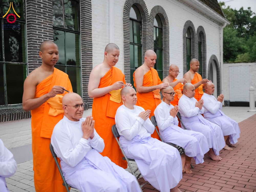 ภาพ No.336704:วันศุกร์ที่ 12 มิถุนายน พ.ศ. 2569 พิธีตัดปอยผมและพิธีปลงผมนาคธรรมทายาท  ภาคพื้นยุโรป รุ่นที่ 11   ณ วัดพระธรรมกายเบลเยียม ประเทศเบลเยียม