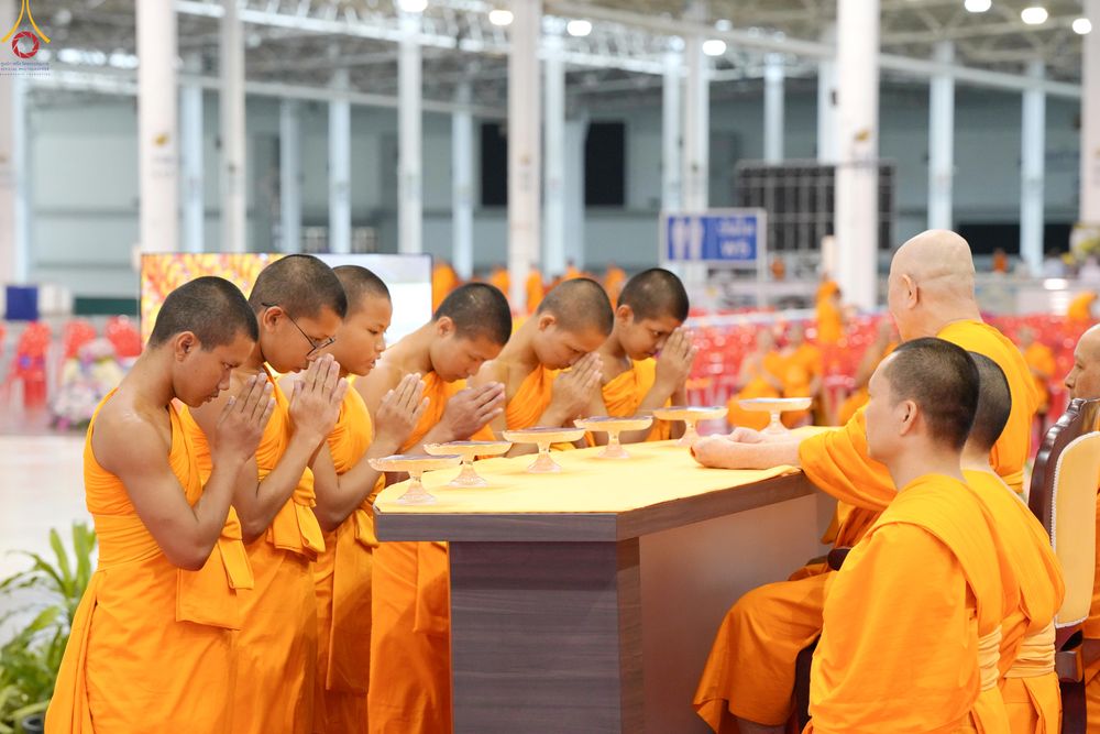 ภาพ No.339002:วันอาทิตย์ที่ 12 กรกฎาคม พ.ศ.2569 พิธีมุทิตาผู้สอบได้เปรียญธรรม ประโยค 1-2 ถึง ป.ธ.9 และ บ.ศ.1-2 ถึง บ.ศ.6 สำนักศาสนศึกษาวัดพระธรรมกาย ประจำปี 2569, พิธีมอบตราตั้งแต่งตั้งอาจารย์ใหญ่ สำนักศาสนศึกษาวัดพระธรรมกาย