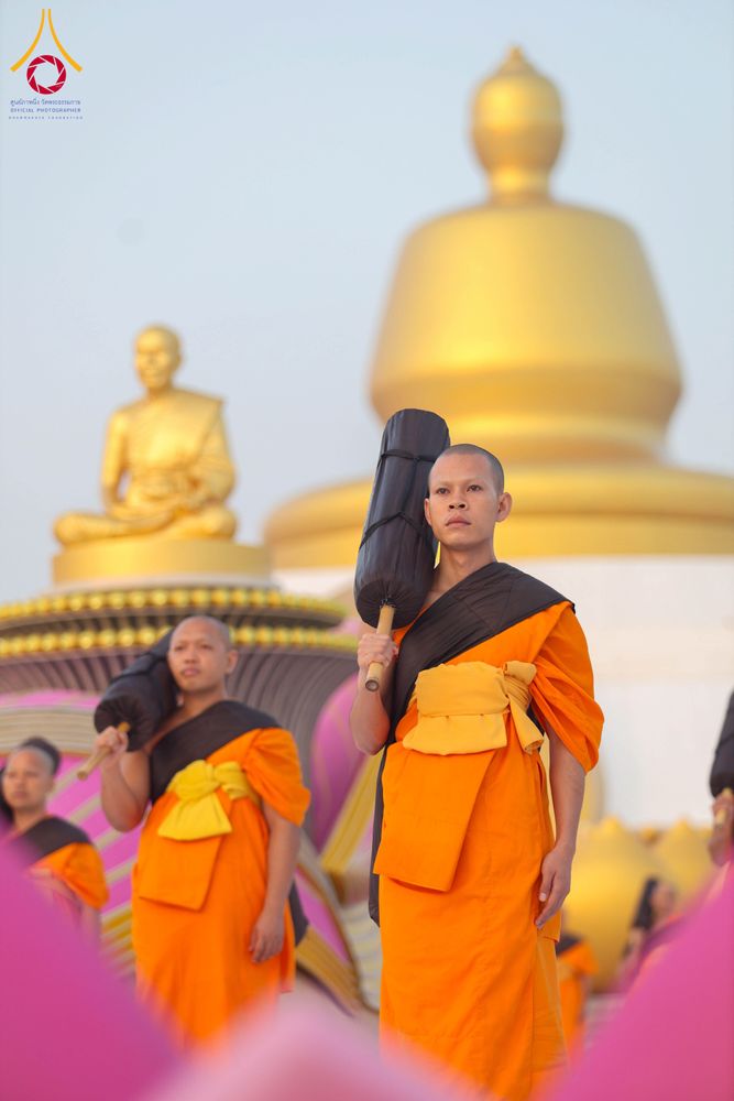ภาพ No.299834:วันที่ 19 มกราคม พ.ศ.2569 พระธรรมยาตราปฏิบัติธรรมและถ่ายภาพหมู่ประวัติศาสตร์ ณ อนุสรณ์สถานลำดับที่ 5 สถานที่เผยแผ่วิชชาธรรมกายครั้งแรก  อนุสรณ์สถานบางปลาวัดบางปลา อ.บางเลน จ.นครปฐม ในโครงการธรรมยาตรา กตัญญูบูชา มหาปูชนียาจารย์ พระมงคลเทพมุนี(สด จนฺทสโร) 