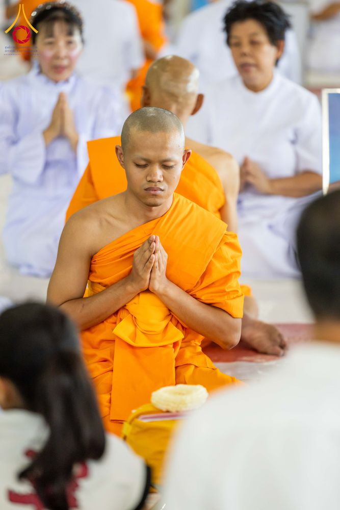 ภาพ No.321427:วันเสาร์ที่ 11 เมษายน พ.ศ.2569 พิธีขอบรรพชา พิธีขอสรณคมณ์และศีล, พิธีถวายบาตร พิธีอุปสมบท โครงการอุปสมบทหมู่ บูชาธรรมหลวงพ่อธัมมชโย พ.ศ.2569 โครงการอุปสมบทหมู่ธรรมทายาท ระดับอุดมศึกษา รุ่น 53 (ภาคฤดูร้อน) ณ วัดพระธรรมกาย ปทุมธานี