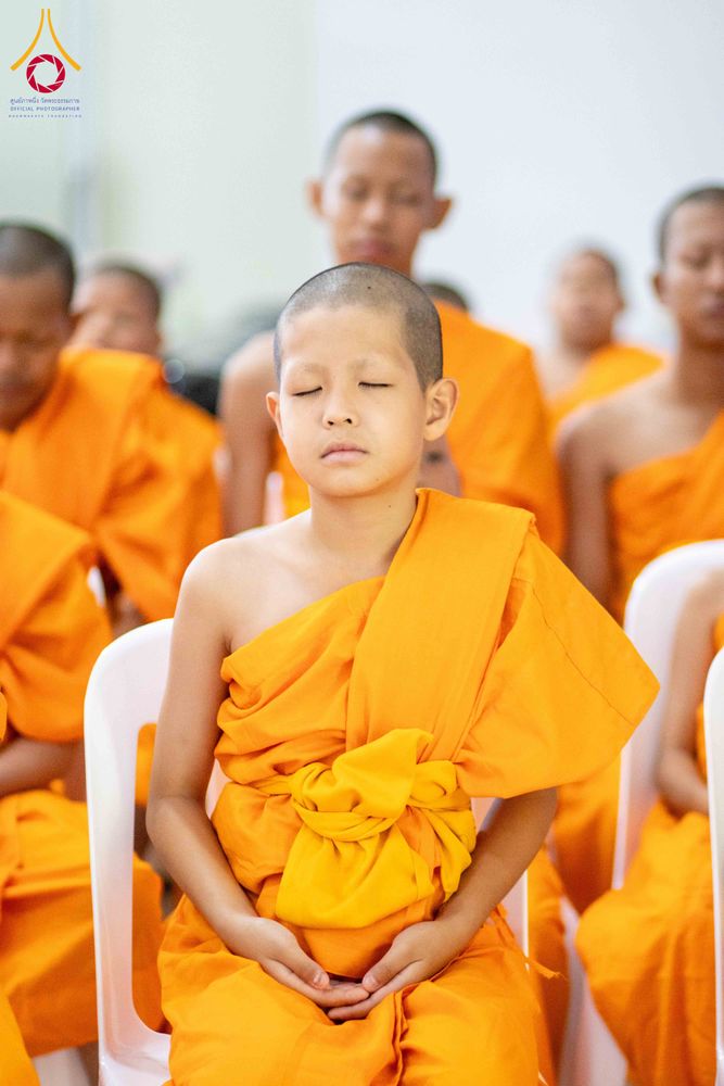 ภาพ No.321853:วันที่ 12 เมษายน พ.ศ.2569 ตักบาตรสงกรานต์ฉลองสามเณรใหม่  ณ ศูนย์ปฏิบัติธรรมระยอง(บ้านช่องลม)