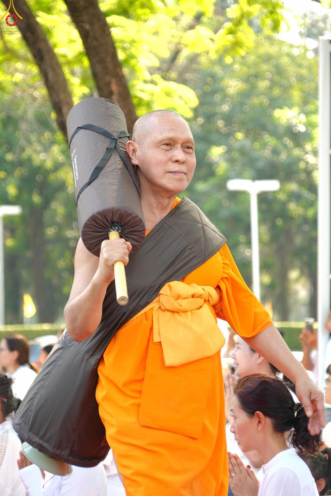 ภาพ No.304757:วันที่ 25 มกราคม พ.ศ. 2569 พิธีต้อนรับพระธรรมยาตรา (ภาพชุดที่ 2) รร.สามัคคีราษฏร์บำรุง-วัดพระธรรมกาย ในโครงการธรรมยาตรา กตัญญูบูชา มหาปูชนียาจารย์ พระมงคลเทพมุนี(สด จนฺทสโร) พระผู้ปราบมาร อนุสรณ์สถาน 7 แห่ง ปีที่ 14