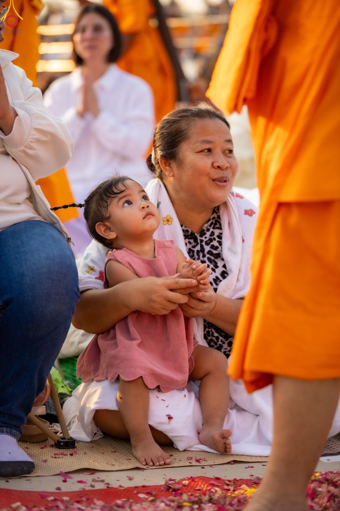 ภาพ No.299574:วันที่ 18 มกราคม พ.ศ. 2569 พิธีต้อนรับพระธรรมยาตรา (ภาพชุดที่ 2) ณ อนุสรณ์สถานลำดับที่ 5  สถานที่เผยแผ่วิชชาธรรมกายครั้งแรก อนุสรณ์สถานบางปลา วัดบางปลา อำเภอบางเลน จังหวัดนครปฐม ในโครงการธรรมยาตรา กตัญญูบูชา มหาปูชนียาจารย์ พระมงคลเทพมุนี(สด จนฺทสโร) พระ