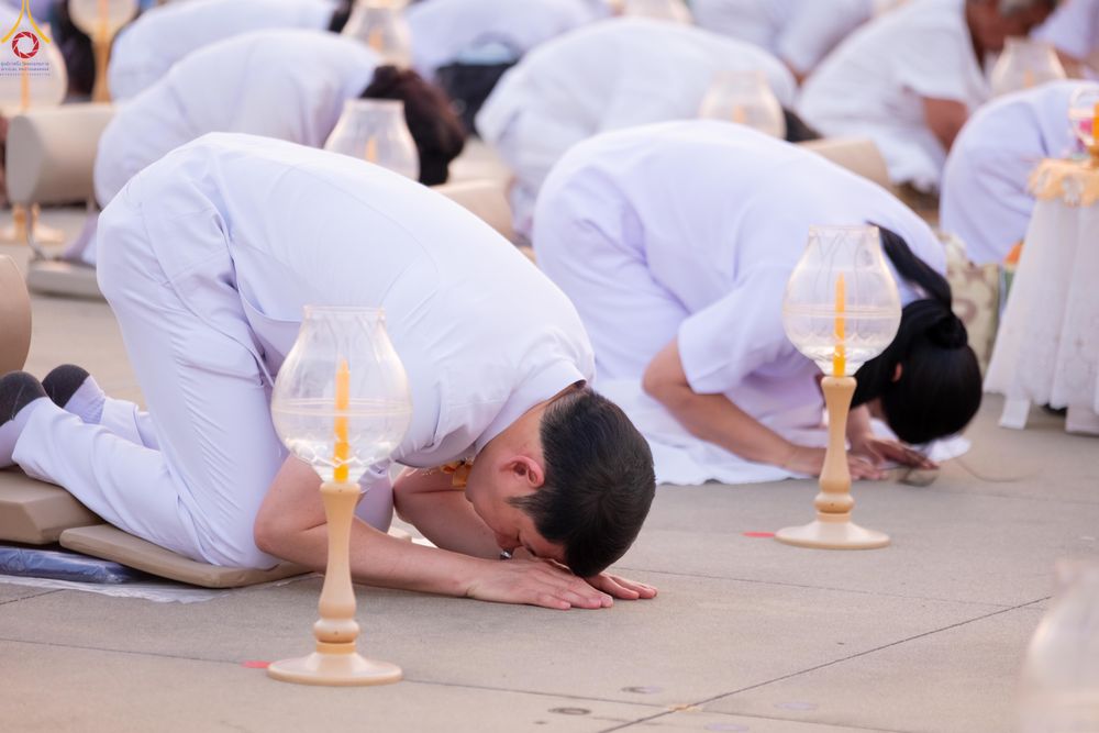 ภาพ No.307581:วันที่ 31 มกราคม พ.ศ. 2569 พิธีจุดประทีปธรรมถวายเป็นพุทธบูชา  และบูชาธรรมมหาปูชนียาจารย์ (ภาพชุดที่ 2) ณ วัดพระธรรมกาย ปทุมธานี ในโครงการธรรมยาตรา กตัญญูบูชา มหาปูชนียาจารย์ พระมงคลเทพมุนี(สด จนฺทสโร) พระผู้ปราบมาร อนุสรณ์สถาน 7 แห่ง ปีที่ 14