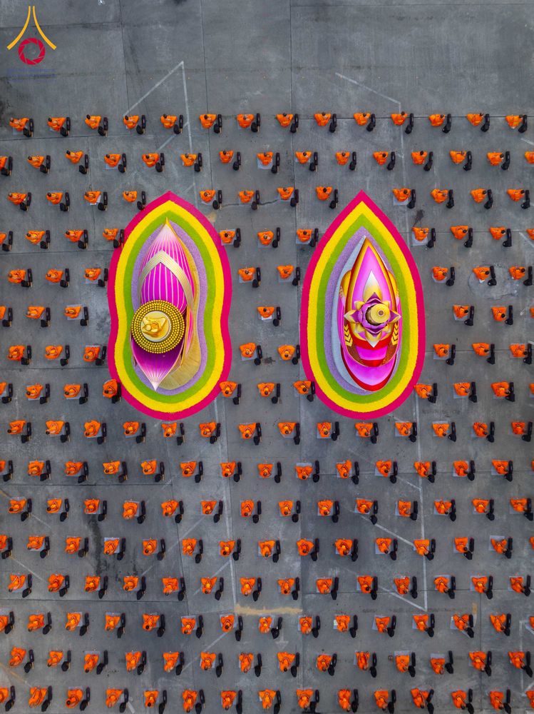 ภาพ No.297330:วันที่ 15 มกราคม พ.ศ.2569 พระธรรมยาตราปฏิบัติธรรมและถ่ายภาพหมู่ประวัติศาสตร์ อนุสรณ์สถานลำดับที่ 4 สถานที่เกิดด้วยกายธรรม  ณ วัดโบสถ์บน ต.บางคูเวียง จ.นนทบุรี ในโครงการธรรมยาตรา กตัญญูบูชา มหาปูชนียาจารย์ พระมงคลเทพมุนี(สด จนฺทสโร) พระผู้ปราบมาร อนุสรณ์ส