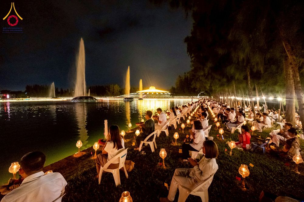 ภาพ No.266380:วันพุธที่ 5 พฤศจิกายน พ.ศ. 2568 (วันพระ ขึ้น 15 ค่ำ เดือน 12) พิธีลอยกระทงธรรม  ณ สระมหาเศรษฐีทะเลบุญ มหาวิหารพระมงคลเทพมุนี วัดพระธรรมกาย จ.ปทุมธานี