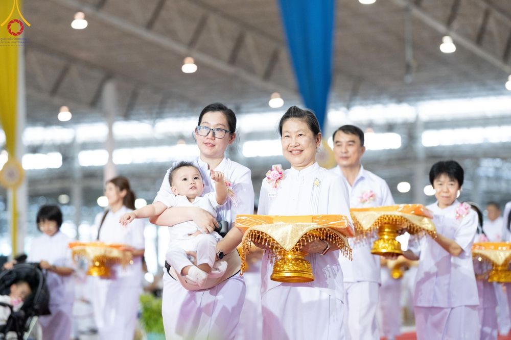 ภาพ No.160205:พิธีทอดผ้าป่าสมทบกฐินวัดพระธรรมกาย และสมทบกฐิน 30,000 วัดทั่วไทย ครั้งที่ 3 ณ สภาธรรมกายสากล วัดพระธรรมกาย วันพฤหัสบดีที่ 10 ตุลาคม พ.ศ. 2567
