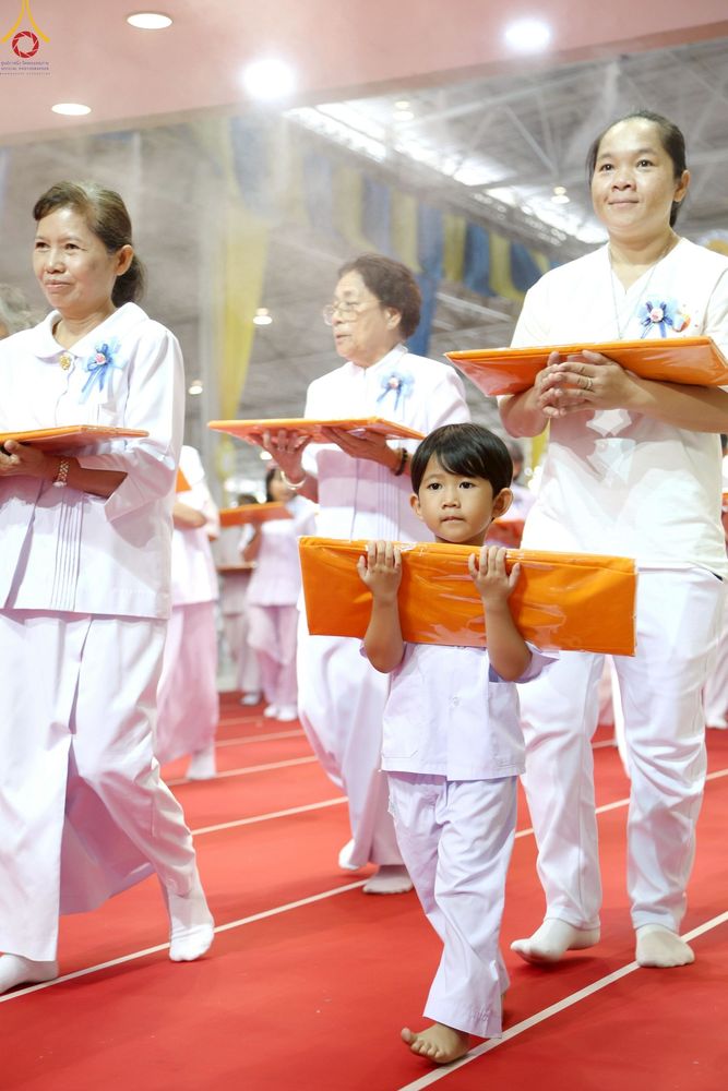 ภาพ No.240776:วันพุธที่ 27 สิงหาคม พ.ศ. 2568 พิธีทอดผ้าป่าเพื่อสร้างอาคาร  82 ปี หลวงพ่อธัมมชโย สมทบกฐินวัดพระธรรมกาย และกฐิน 30,000 วัดทั่วประเทศ ครั้งที่ 1