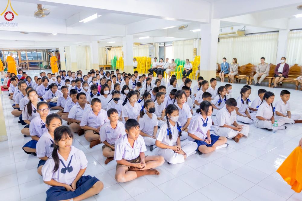 ภาพ No.195138:พิธีทอดผ้าป่าทำนุบำรุงศาสนสถาน ณ วัดไผ่โรงวัว ต.บางตาเถร อ.สองพี่น้อง จ.สุพรรณบุรี ในโครงการธรรมยาตรา กตัญญูบูชา มหาปูชนียาจารย์ พระมงคลเทพมุนี(สด จนฺทสโร) พระผู้ปราบมาร อนุสรณ์สถาน 7 แห่ง ปีที่ 13 วันที่ 13 มกราคม พ.ศ. 2568