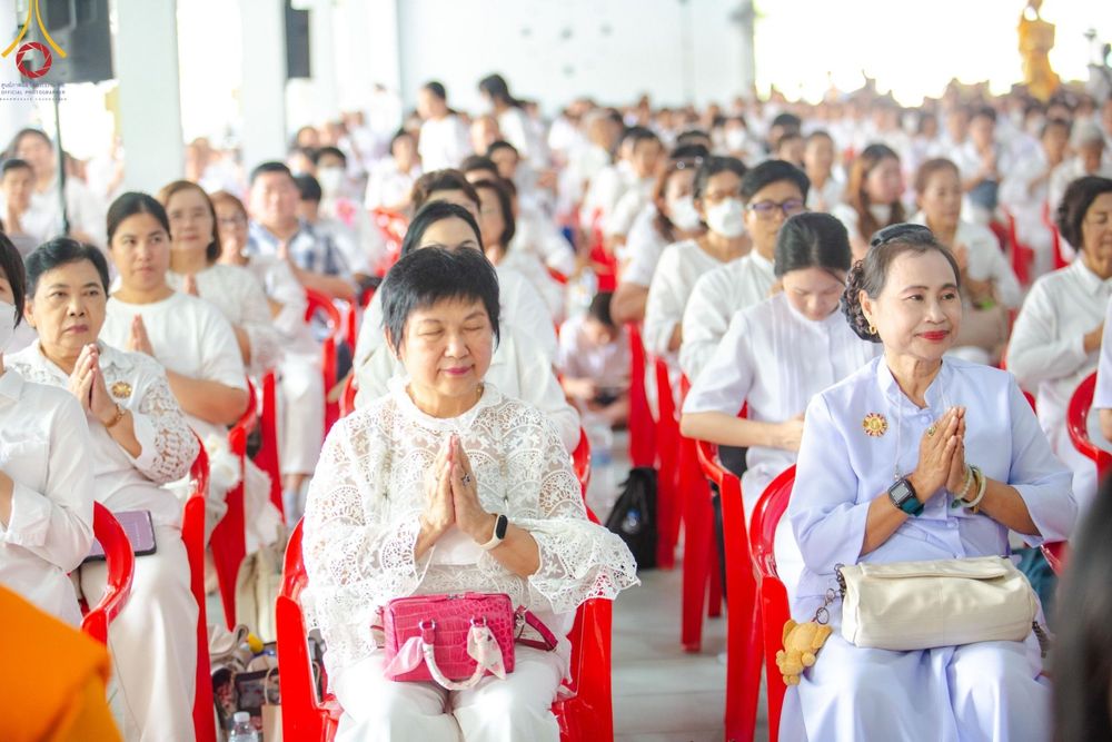 ภาพ No.162811:โครงการกฐินสามัคคีทั่วไทย 30,000 วัด บูชาธรรม 80 ปี หลวงพ่อธัมมชโย โดย คณะศิษยานุศิษย์วัดพระธรรมกาย ณ วัดโบสถ์บน จ.นนทบุรี วันที่ 19 ตุลาคม พ.ศ. 2567