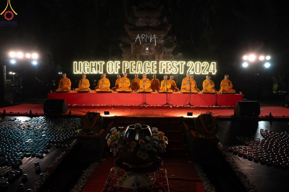 ภาพ No.156463:วัดพุทธบาหลีและวัดพระธรรมกาย จัดปฏิบัติธรรมนานาชาติ 1,151 คนจาก 78 ประเทศ ใน "วันสันติภาพสากล" ณ บาหลี อินโดนีเซีย วันเสาร์ที่ 21 กันยายน พ.ศ. 2567 เวลา 16.00-21.00 น. ณ พิพิธภัณฑ์ ARMA เมืองอูบุด จังหวัดบาหลี ประเทศอินโดนีเซีย