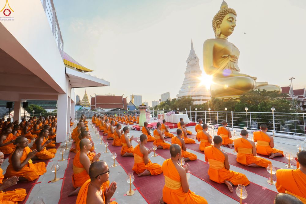 ภาพ No.302807:วันที่ 24 มกราคม พ.ศ. 2569 พิธีจุดประทีปธรรมถวายเป็นพุทธบูชา  และบูชาธรรมมหาปูชนียาจารย์  ณ อาคารธรรมยาตรา กตัญญูบูชามหาปูชนียาจารย์  ตรงข้ามวัดปากน้ำภาษีเจริญ จ.กรุงเทพมหานคร ในโครงการธรรมยาตรา กตัญญูบูชา มหาปูชนียาจารย์ พระมงคลเทพมุนี(สด จนฺทสโร) พระผู