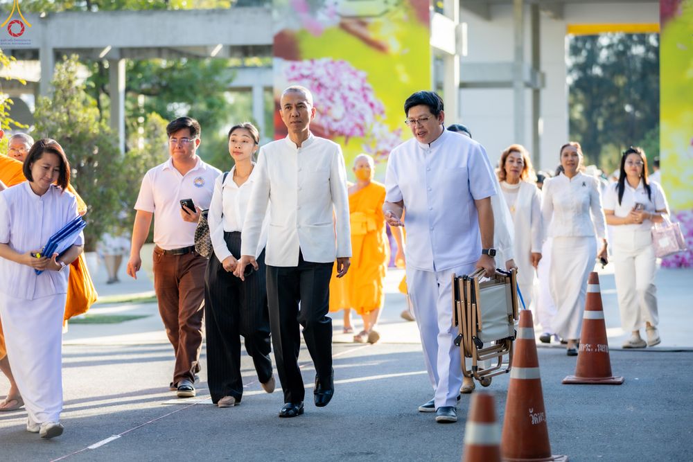 ภาพ No.301407:ภาพเบื้องหลังอาสาสมัครรวมใจ ชุดที่ 4 ในโครงการธรรมยาตรา กตัญญูบูชา มหาปูชนียาจารย์ พระมงคลเทพมุนี(สด จนฺทสโร) พระผู้ปราบมาร อนุสรณ์สถาน 7 แห่ง ปีที่ 14