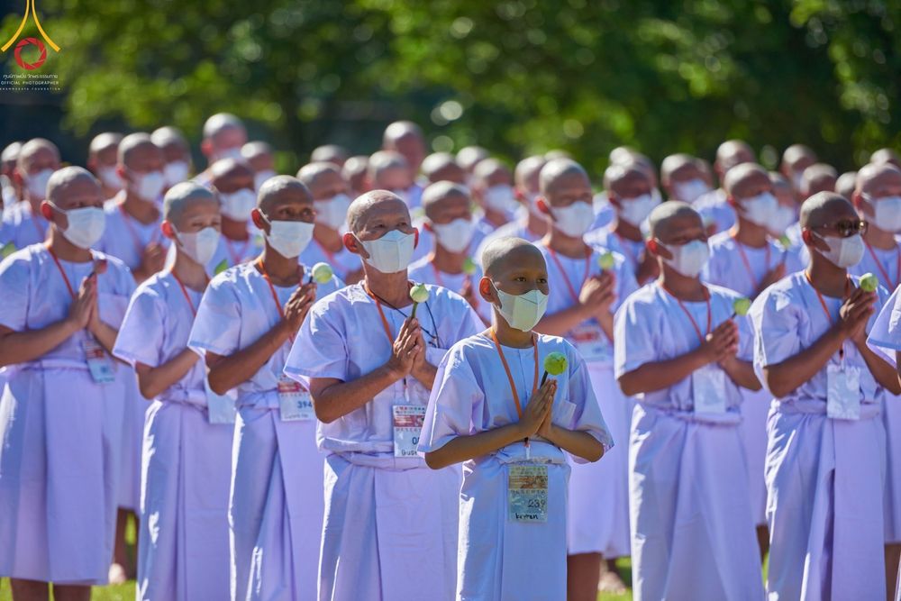 ภาพ No.68204:พิธีเวียนประทักษิณ และวันทาพระมหาเจดีย์บรมพุทโธ ของนาคธรรมทายาท ประเทศอินโดนีเซีย วันที่ 17 ธันวาคม พ.ศ. 2565
