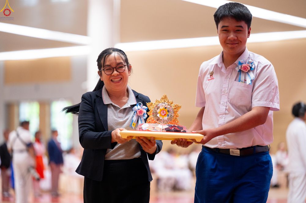 ภาพ No.311866:วันอังคารที่ 3 มีนาคม พ.ศ.2569 พิธีมอบโล่วัชรเกียรติยศ โครงการตอบปัญหาธรรมะทางก้าวหน้า ครั่งที่ 43, พิธีมอบโล่วัชรเกียรติยศ โครงการสอบตอบปัญหาศีลธรรม เพื่อสันติภาพโลก (World-Pec) ครั้งที่ 19 ณ สภาธรรมกายสากล วัดพระธรรมกาย