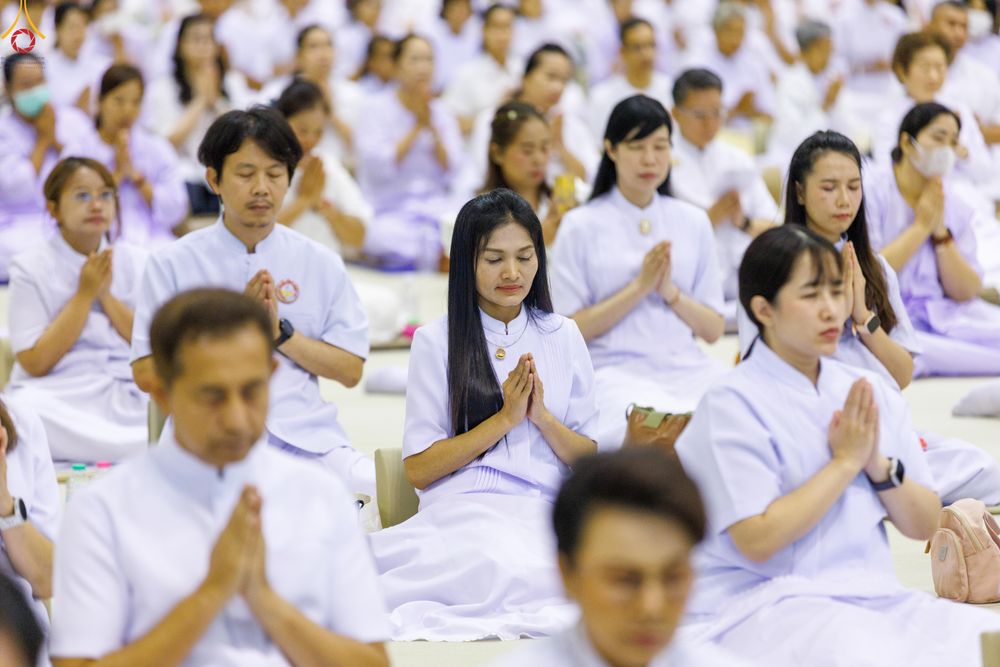ภาพ No.331212:วันวิสาขบูชา อาทิตย์ที่ 31 พฤษภาคม พ.ศ.2569 พิธีปฏิบัติธรรม ณ ห้องแก้วสารพัดนึก 1  วัดพระธรรมกาย จังหวัดปทุมธานี