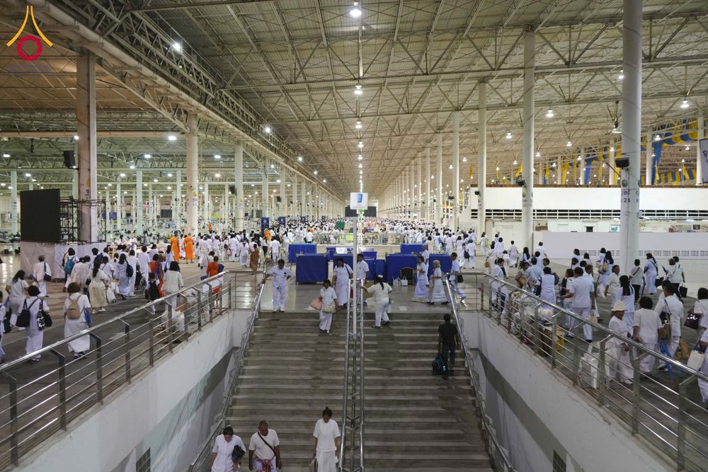 ภาพ No.324515:วันที่ 22 เมษายน พ.ศ.2569 (วันคุ้มครองโลก) บรรยากาศพระสังฆาธิการและสาธุชน การเดินทางกลับ งานถวายมหาสังฆทาน 40,000 กว่าวัดทั่วประเทศ วัดพระธรรมกาย