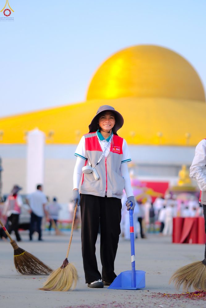 ภาพ No.306558:ภาพเบื้องหลังอาสาสมัครรวมใจ ชุดที่ 5 ในโครงการธรรมยาตรา กตัญญูบูชา มหาปูชนียาจารย์ พระมงคลเทพมุนี(สด จนฺทสโร) พระผู้ปราบมาร อนุสรณ์สถาน 7 แห่ง ปีที่ 14