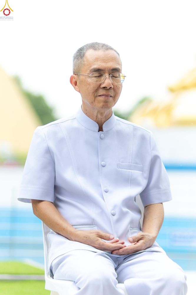 ภาพ No.330509:วันที่ 30 พฤษภาคม พ.ศ.2569 พิธีตัดปอยผมและปลงผม อุบาสกอุปสมบทอุทิศชีวิต 11 ท่าน (ภาพชุดที่ 2) ณ โบสถ์พระไตรปิฎก วัดพระธรรมกาย จังหวัดปทุมธานี