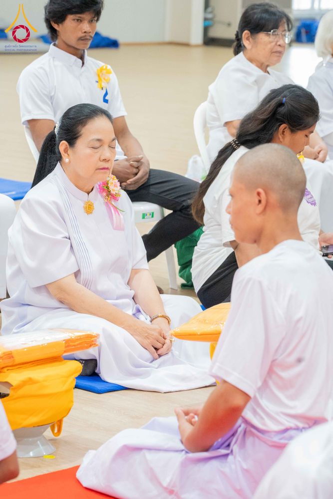 ภาพ No.318669:วันที่ 29 มีนาคม พ.ศ. 2569 พิธีเวียนประทักษิณ มอบผ้าไตร บรรพชาสามเณร  ณ ศูนย์อบรมเยาวชนกาญบุรี