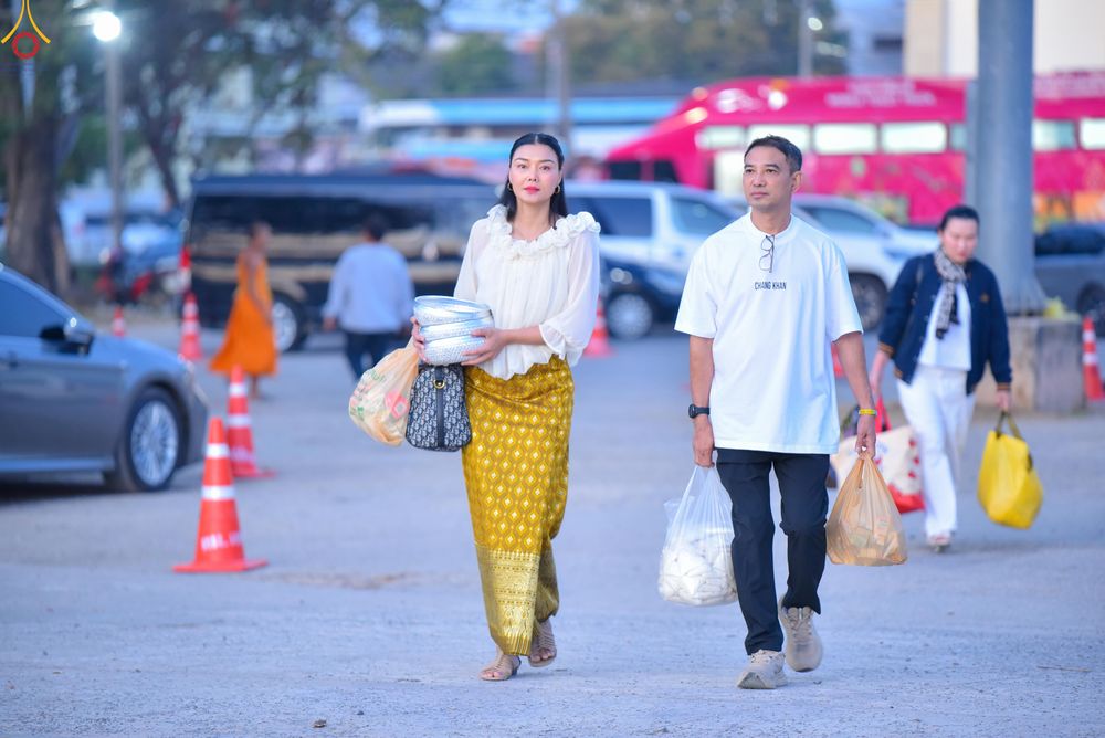 ภาพ No.280186:วันอังคารที่ ๓๐ ธันวาคม พ.ศ. ๒๕๖๘ พิธีตักบาตรพระ ๑,๐๖๙ รูป จังหวัดกาฬสินธุ์   ณ บริเวณสนามหน้าศาลากลาง จังหวัดกาฬสินธุ์ (หลังเก่า)