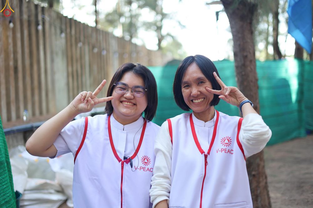 ภาพ No.301403:ภาพเบื้องหลังอาสาสมัครรวมใจ ชุดที่ 4 ในโครงการธรรมยาตรา กตัญญูบูชา มหาปูชนียาจารย์ พระมงคลเทพมุนี(สด จนฺทสโร) พระผู้ปราบมาร อนุสรณ์สถาน 7 แห่ง ปีที่ 14