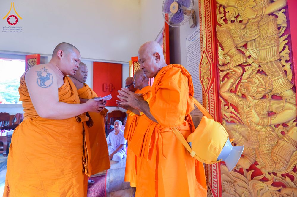 ภาพ No.285172:วันเสาร์ที่ 6 ธันวาคม พ.ศ.2568  พิธีอุปสมบทธรรมทายาท โครงการบรรพชาอุปสมบทหมู่  รุ่นบูชาธรรมมหาปูชนียาจารย์ ประจำปี 2568 ศูนย์ปฏิบัติธรรมและศูนย์อบรมเยาวชนเพชรบุรี อ.ท่ายาง จ.เพชรบุรี ณ วัดศีลคุณาราม อ.เขาย้อย เพชรบุรี