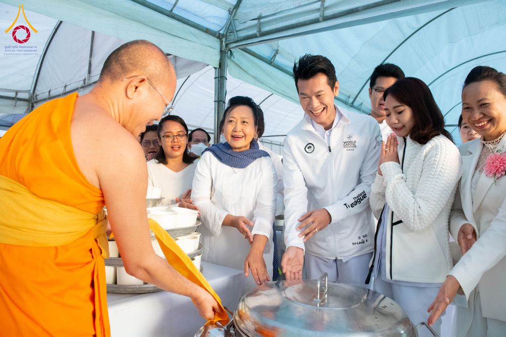 ภาพ No.291395:วันที่ 10 มกราคม พ.ศ. 2569 พิธีถวายภัตตาหารเป็นสังฆทาน แด่พระธรรมยาตรา ณ อนุสรณ์สถานคลองบางนางแท่น อ.สามพราน จ.นครปฐม ในโครงการธรรมยาตรา กตัญญูบูชา มหาปูชนียาจารย์ พระมงคลเทพมุนี(สด จนฺทสโร) พระผู้ปราบมาร อนุสรณ์สถาน 7 แห่ง ปีที่ 14