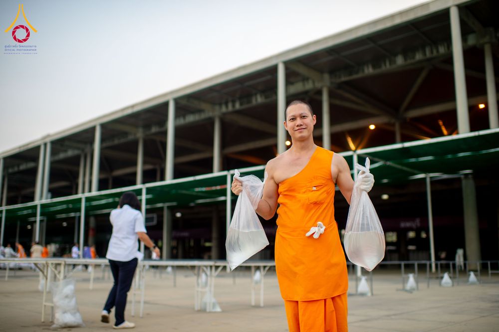 ภาพ No.326309:วันที่ 26 -27 เมษาบน พ.ศ.2569 การเก็บงานแผ่นหน้าโต๊ะที่ลานธรรม งานถวายมหาสังฆทาน 40,000 กว่าวัดทั่วประเทศ ณ ลานธรรม วัดพระธรรมกาย