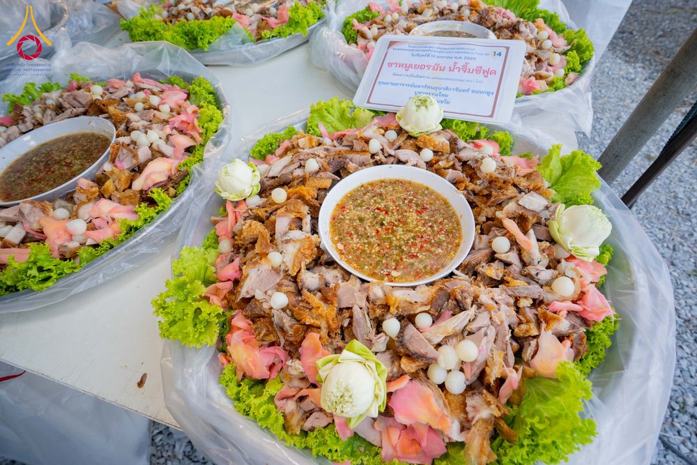 ภาพ No.297936:วันที่ 19 มกราคม พ.ศ. 2569 พิธีถวายภัตตาหารเป็นสังฆทาน แด่พระธรรมยาตรา ณ อนุสรณ์สถานบางปลา วัดบางปลา อำเภอบางเลน จังหวัดนครปฐม ในโครงการธรรมยาตรา กตัญญูบูชา มหาปูชนียาจารย์ พระมงคลเทพมุนี(สด จนฺทสโร) พระผู้ปราบมาร อนุสรณ์สถาน 7 แห่ง ปีที่ 14