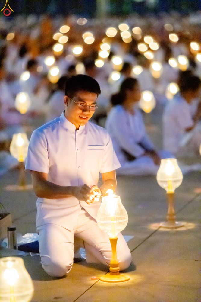 ภาพ No.307997:วันที่ 31 มกราคม พ.ศ. 2569 พิธีจุดประทีปธรรมถวายเป็นพุทธบูชา  และบูชาธรรมมหาปูชนียาจารย์ (ภาพชุดที่ 3) ณ วัดพระธรรมกาย ปทุมธานี ในโครงการธรรมยาตรา กตัญญูบูชา มหาปูชนียาจารย์ พระมงคลเทพมุนี(สด จนฺทสโร) พระผู้ปราบมาร อนุสรณ์สถาน 7 แห่ง ปีที่ 14