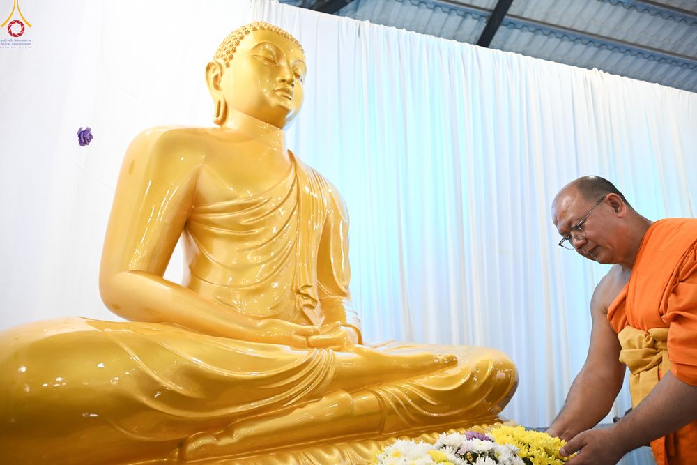 ภาพ No.278766:วันที่ 30 ตุลาคม 2568 กฐินสมทบวัดต่างประเทศ โดยคณะศิษยานุศิษย์ บูชาธรรม 81 ปี หลวงพ่อธัมมชโย ณ วัดศรีธรรมานันทะ บาลังโกด้า ประเทศศรีลังกา วัดสังฆราช อมรปุระนิกาย สมเด็จไมตรี มูรตี