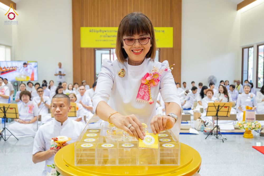 ภาพ No.336275:วันจันทร์ที่ 22 มิถุนายน พ.ศ.2569 พิธีอัญเชิญพระธรรมกาย และบรรจุพระบรมสารีริกธาตุ  ภายในเกศดอกบัวตูม องค์พระประธาน ณ อาคารสมปรารถนา วัดกลางธนรินทร์ ต.บ้านแป้ง อ.พรหมบุรี จ.สิงห์บุรี
