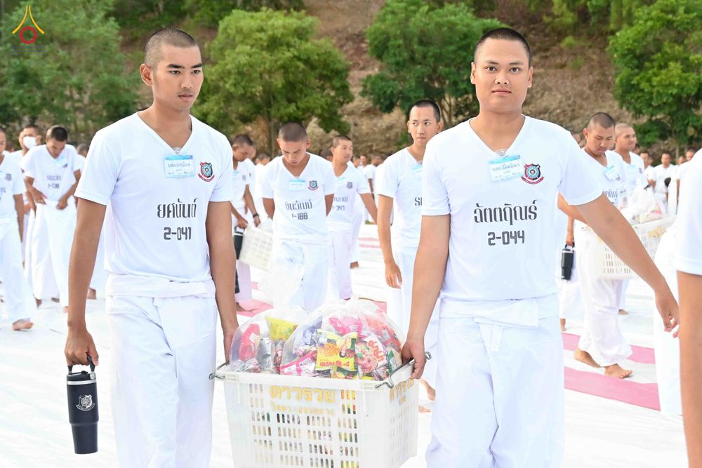 ภาพ No.341041:วันที่ 26 กรกฎาคม พ.ศ. 2569 โครงการพัฒนาคุณธรรม จริยธรรม สำหรับนักเรียนนายสิบตำรวจ (นสต.) รุ่นที่ 17 ศูนย์ฝึกอบรมตำรวจภูธรภาค 1 ได้จัดกิจกรรม ตักบาตรเพื่อน้อมอุทิศถวายเพื่อเป็นพระราชกุศลฯ  และปฏิบัติธรรม ติวธรรมมะ ณ ศูนย์ปฏิบัติธรรมเวิล์ดพีช วัลเล่ย์ (Wo