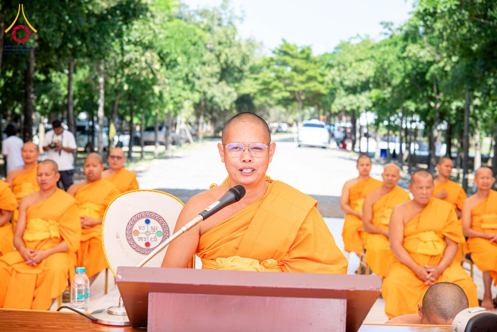 ภาพ No.285842:วันพุธที่ 10 ธันวาคม พ.ศ.2568  พิธีตอกเสาเข็มมงคลต้นสุดท้าย รองรับองค์พระเจดีย์เพื่อสร้างสันติภาพโลก ณ ศูนย์ปฏิบัติธรรมและศูนย์อบรมเยาวชน ชัยนาท