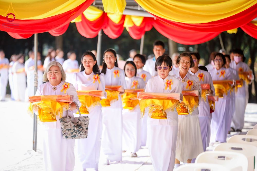 ภาพ No.285731:วันพุธที่ 10 ธันวาคม พ.ศ.2568  พิธีตอกเสาเข็มมงคลต้นสุดท้าย รองรับองค์พระเจดีย์เพื่อสร้างสันติภาพโลก ณ ศูนย์ปฏิบัติธรรมและศูนย์อบรมเยาวชน ชัยนาท