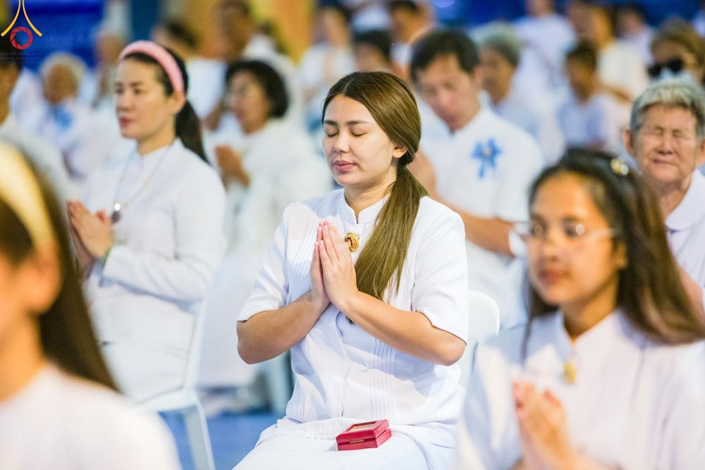 ภาพ No.154900:พิธีจุดประทีป, พิธีฉลองชัยสวดมนต์บทธัมมจักกัปปวัตนสูตร ณ มหารัตนวิหารคด วัดพระธรรมกาย วันอังคารที่ 17 กันยายน พ.ศ. 2567