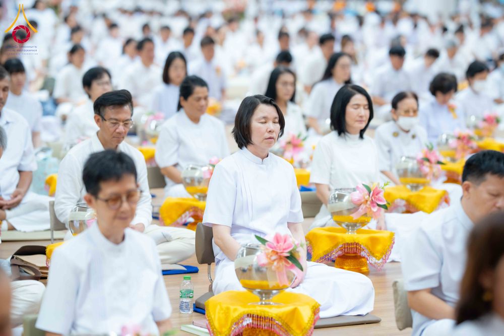 ภาพ No.310647:วันอาทิตย์ที่ 22 กุมภาพันธ์ พ.ศ. 2569 พิธีถวายโคมมาฆประทีป ณ ห้องแก้วสารพัดนึก 2 วัดพระธรรมกาย จ.ปทุมธานี