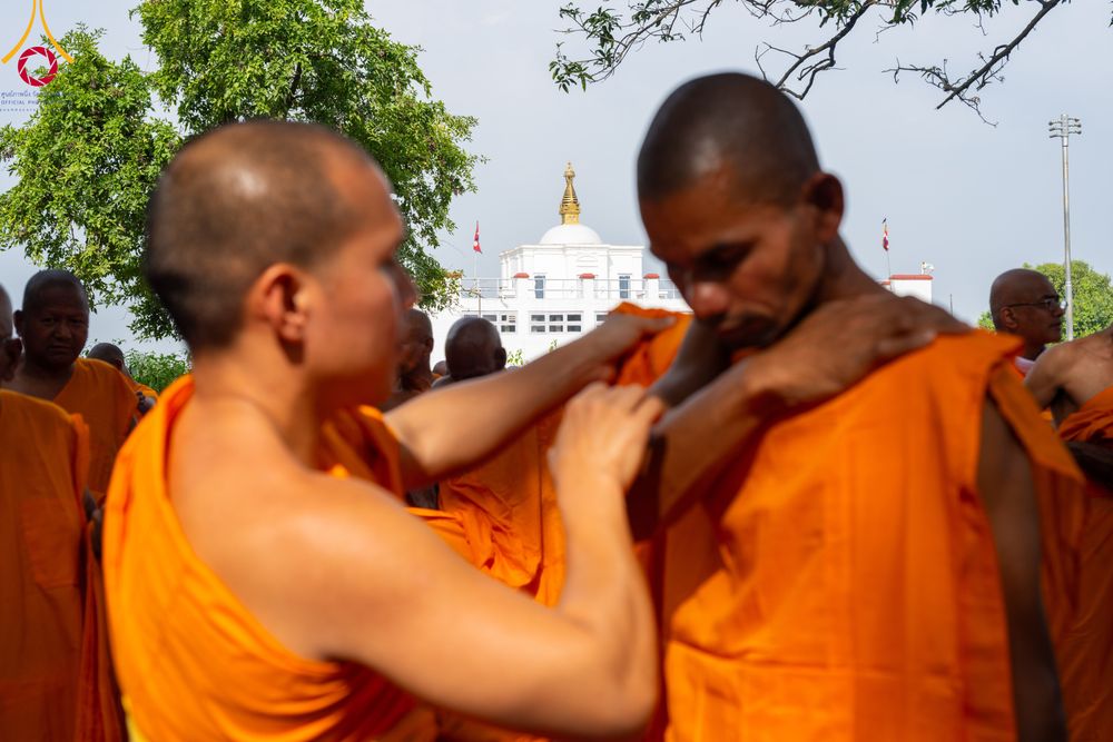 ภาพ No.314128:วันจันทร์ที่ 16 มีนาคม พ.ศ. 2569 พิธีเวียนเทียนประทักษิณ และพิธีบรรพชาสามเณร 500 รูป ณ วิหารมายาเทวี ประเทศเนปาล